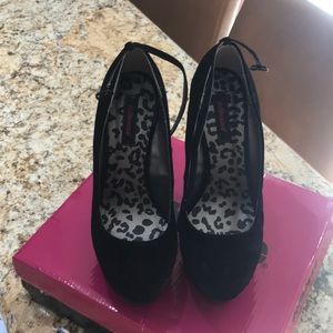 Dollhouse platform wedges